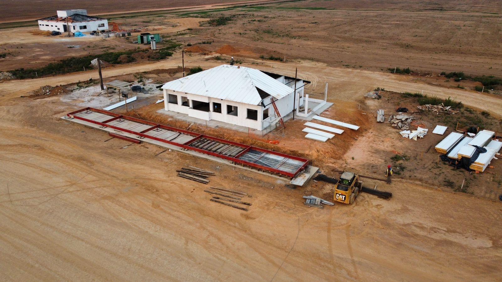 Vista aérea de um canteiro de obras agroindustrial